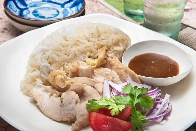 Riz au poulet hainanais